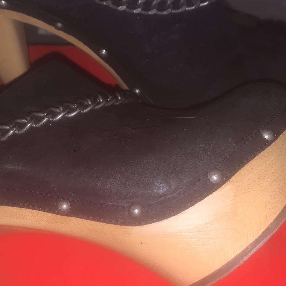 Elle Black Clogs - Picture 7 of 7